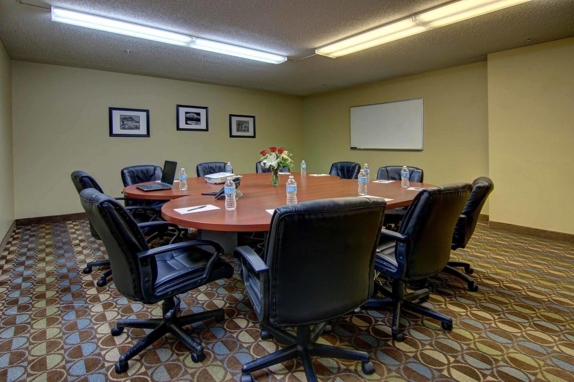 Intown Suites Extended Stay Marietta Ga - Roswell Rd Zewnętrze zdjęcie