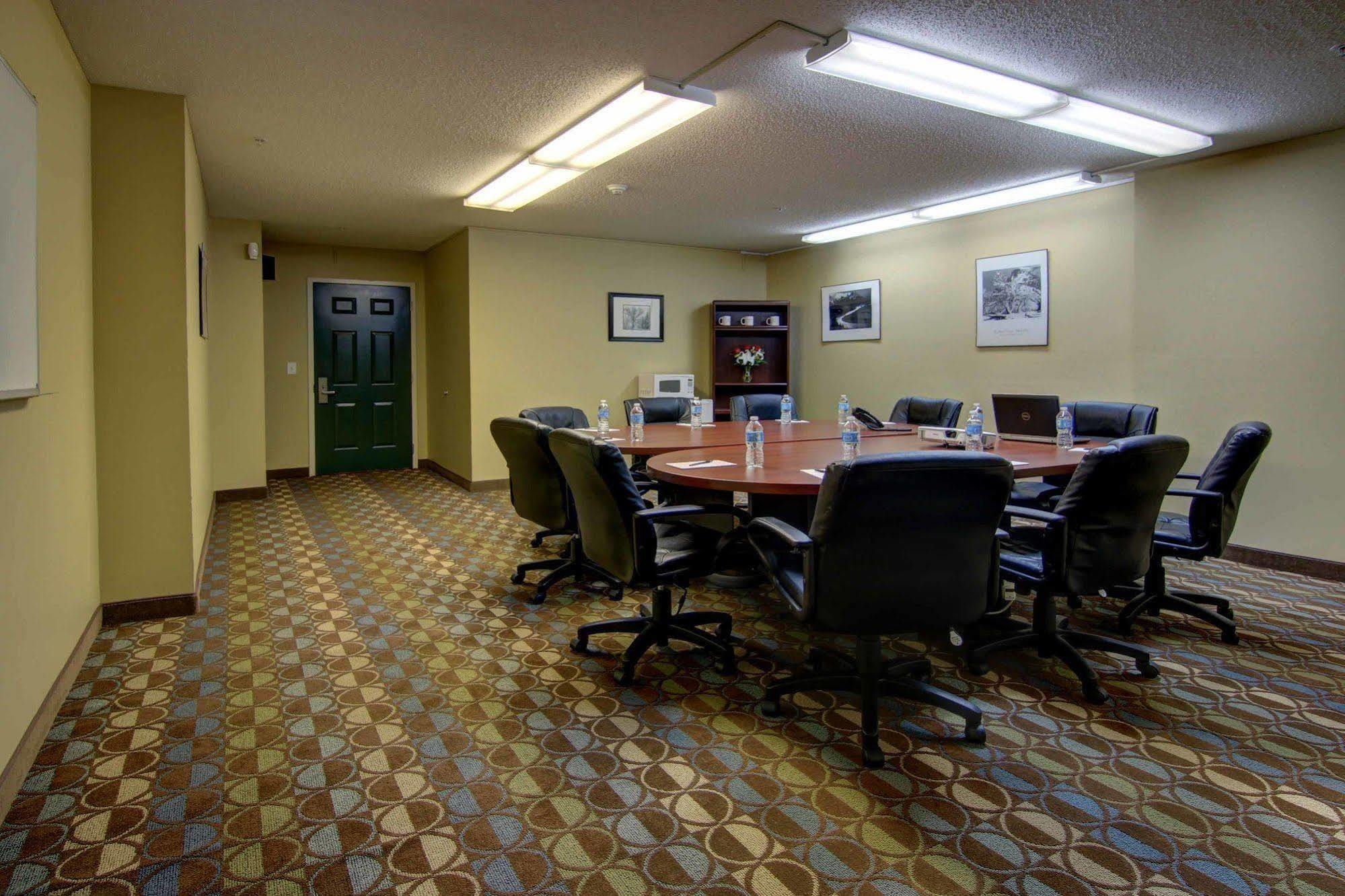 Intown Suites Extended Stay Marietta Ga - Roswell Rd Zewnętrze zdjęcie